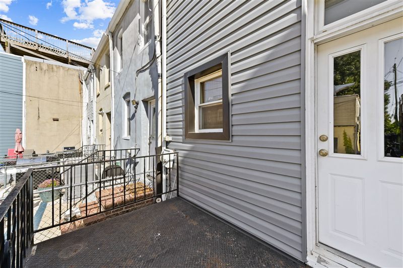 Back deck with the rear door
