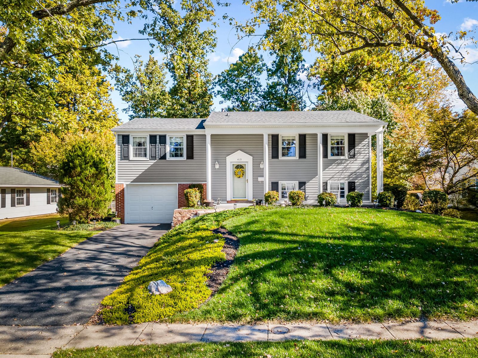 Front of 419 Haverhill Road